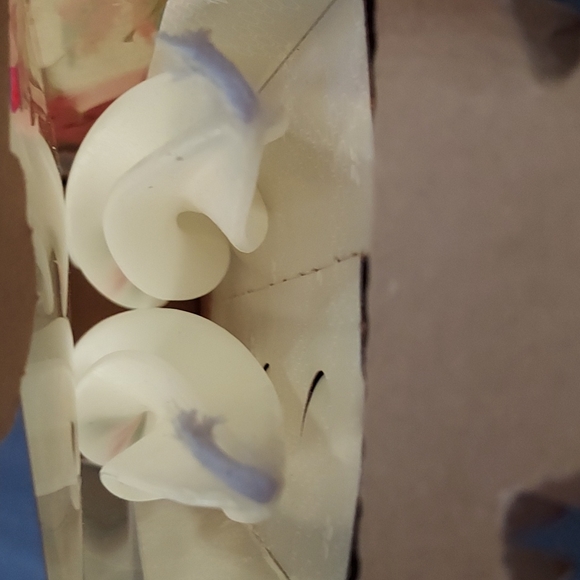 Set of D'ADANT Holly Candsticks EC never lighted & Set of 4  Coasters in a box. - Picture 4 of 11